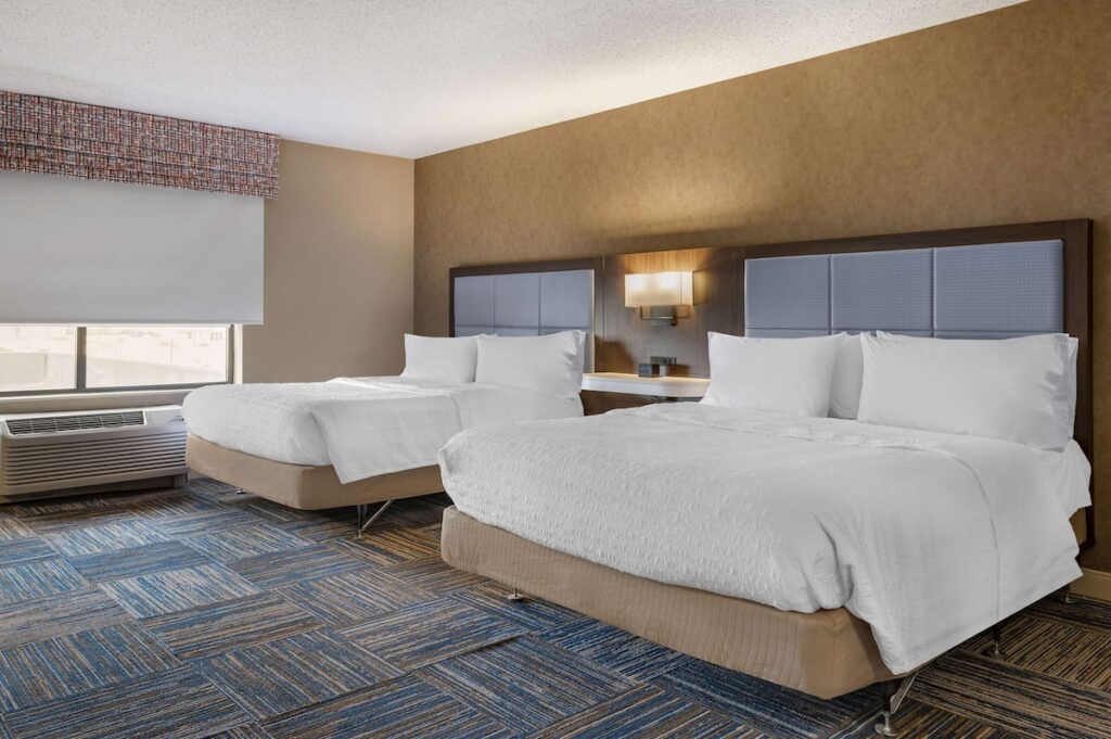 Hampton Inn Greenfield - Image 3