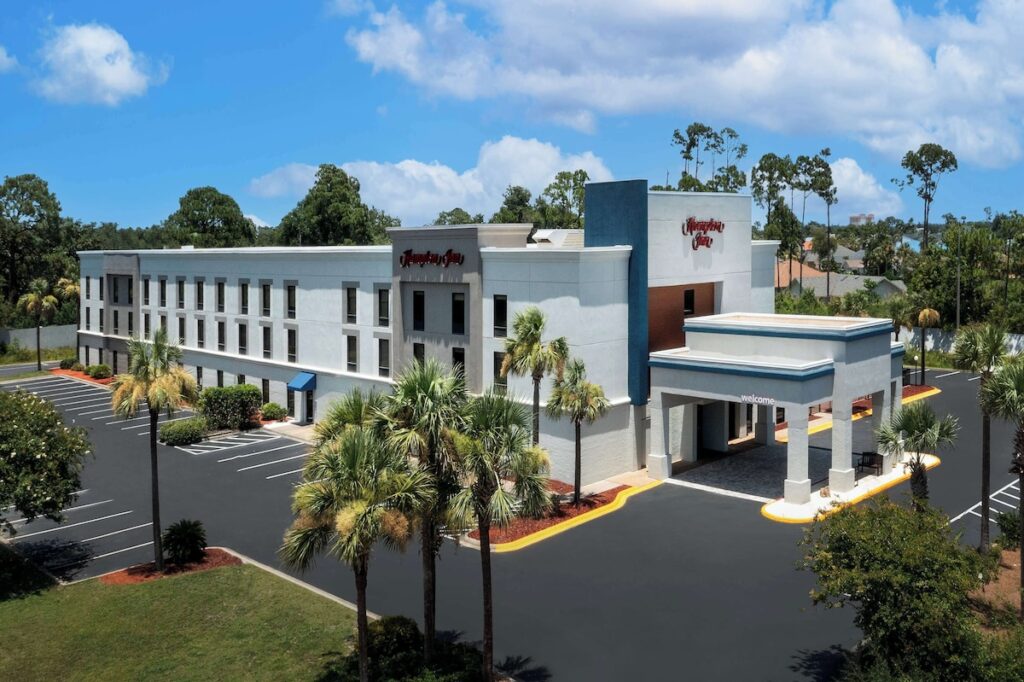 Hampton Inn Panama City Beach - Image 4