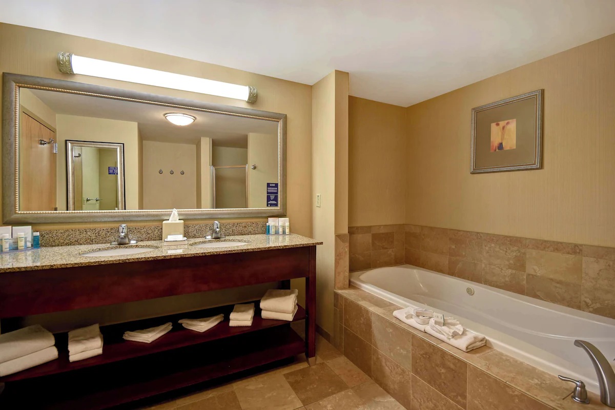Hampton Inn Rutland jetted tub