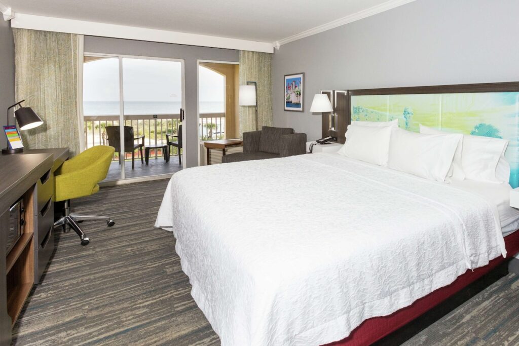 Hampton Inn St. Augustine Beach - Image 4