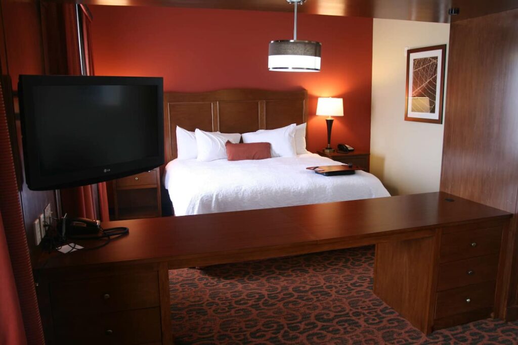 Hampton Inn & Suites Bastrop - Image 4