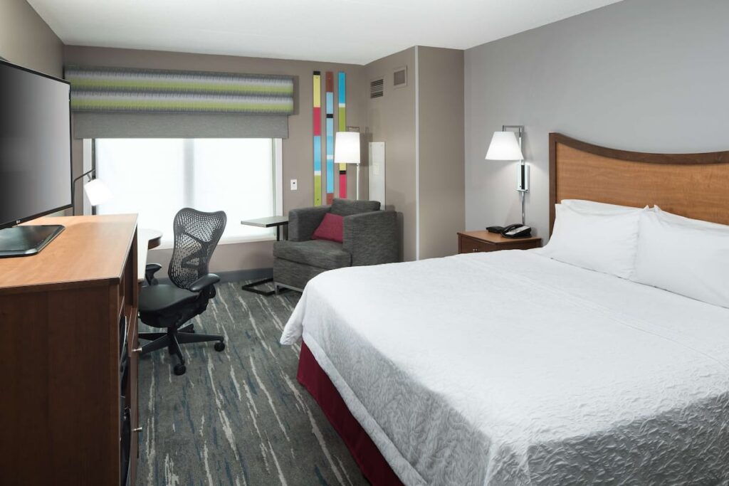Hampton Inn & Suites Chicago-North Shore/Skokie - Image 3