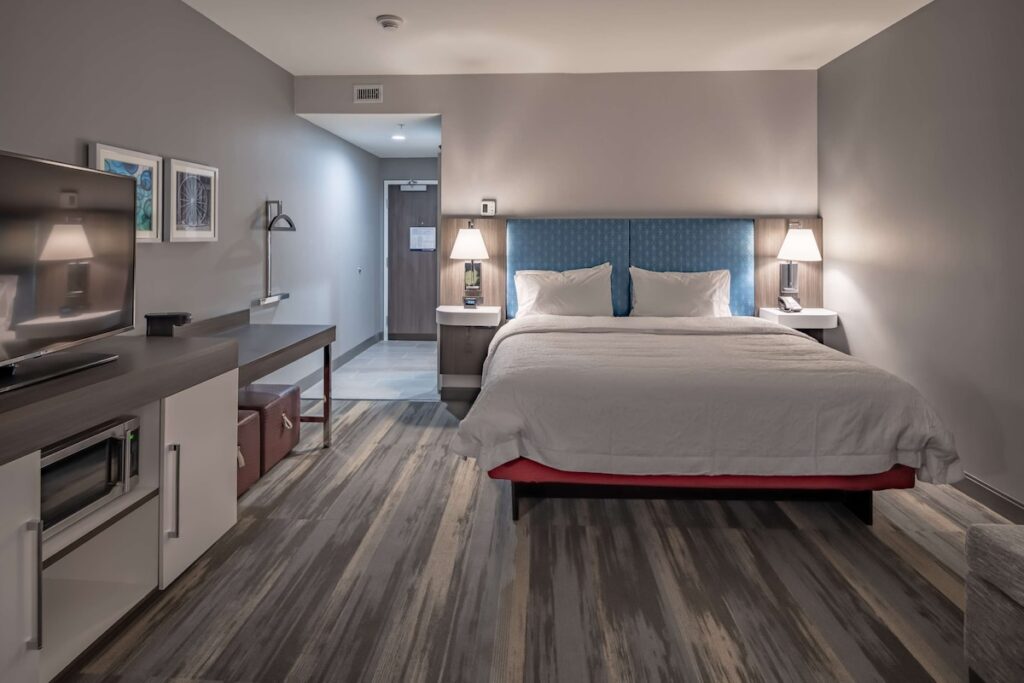 Hampton Inn & Suites Dallas/Plano Central - Image 1