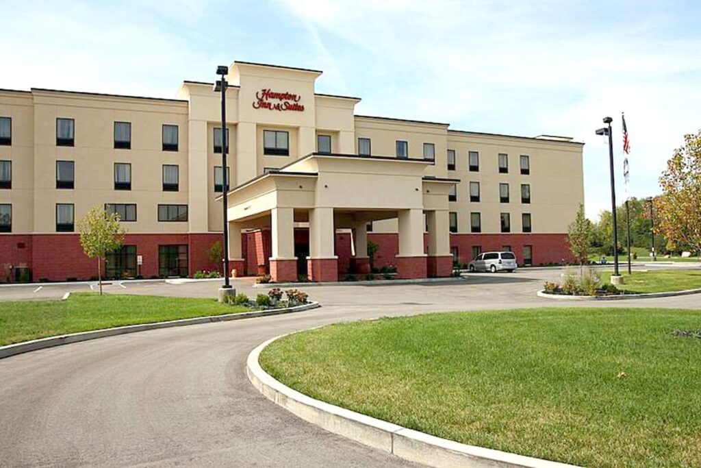 Hampton Inn & Suites Dayton-Airport - Image 2