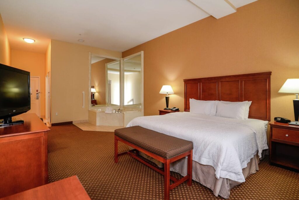 Hampton Inn & Suites Detroit/Chesterfield Township - Image 3