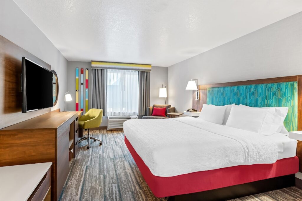 Hampton Inn & Suites Lathrop - Image 3