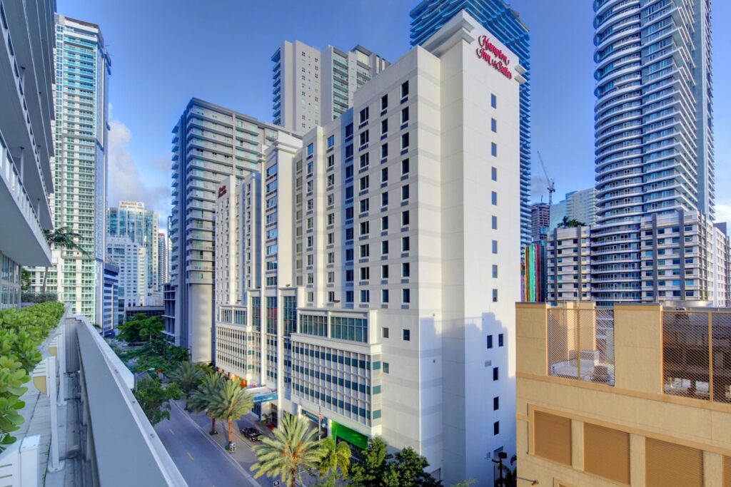 Hampton Inn & Suites Miami/Brickell-Downtown - Image 4