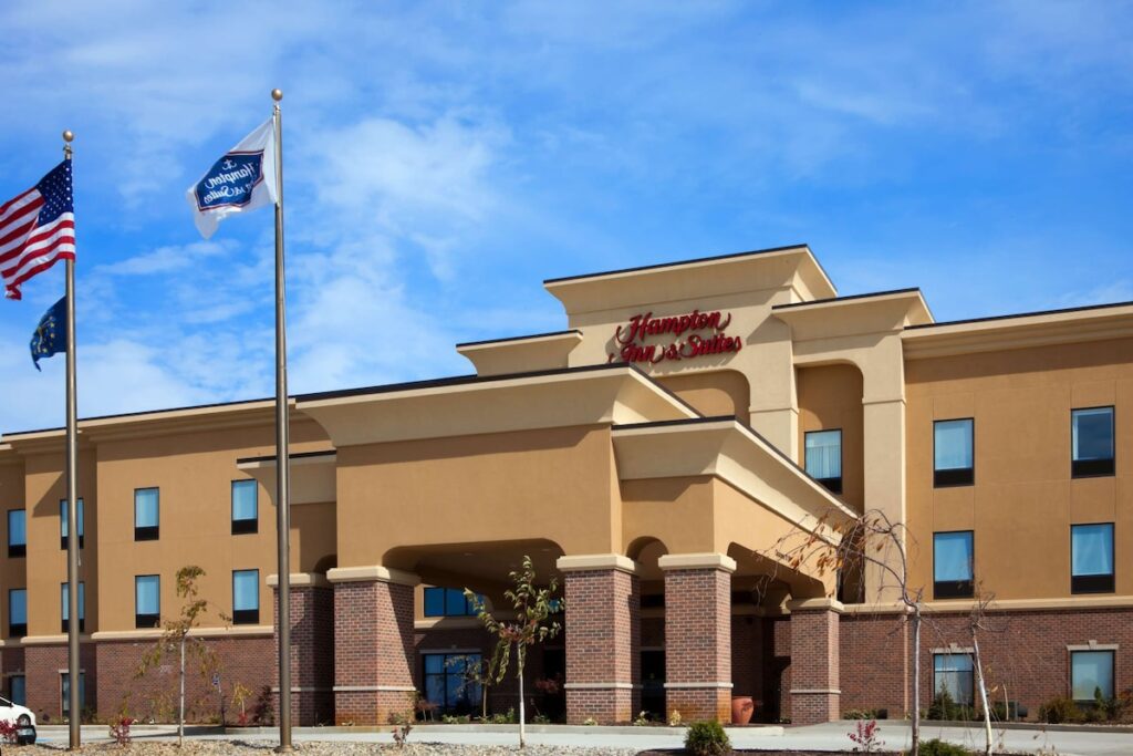 Hampton Inn & Suites Middlebury - Image 4