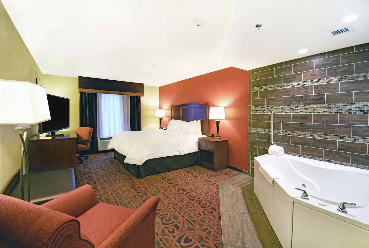 Hampton Inn Suites Milwaukee Franklin