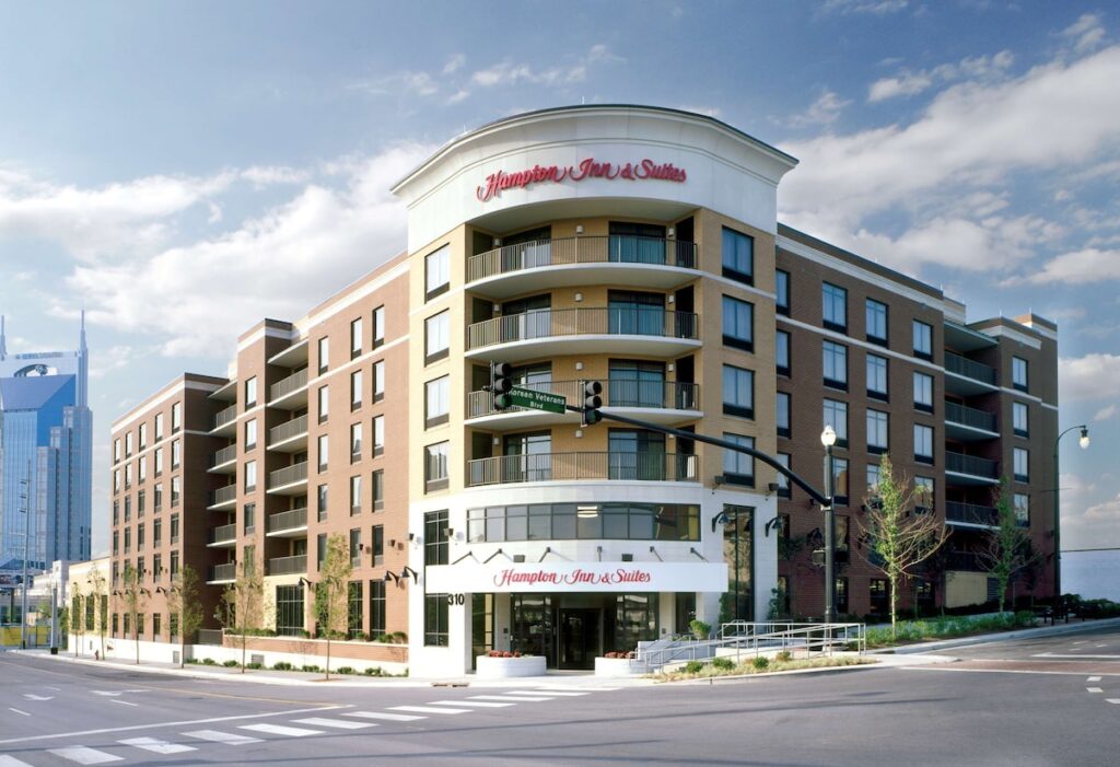 Hampton Inn & Suites Nashville Downtown - Image 2