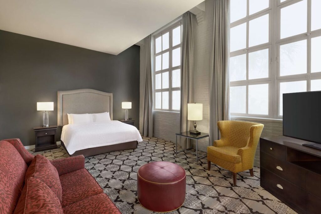 Hampton Inn & Suites New Orleans Convention Center - Image 3
