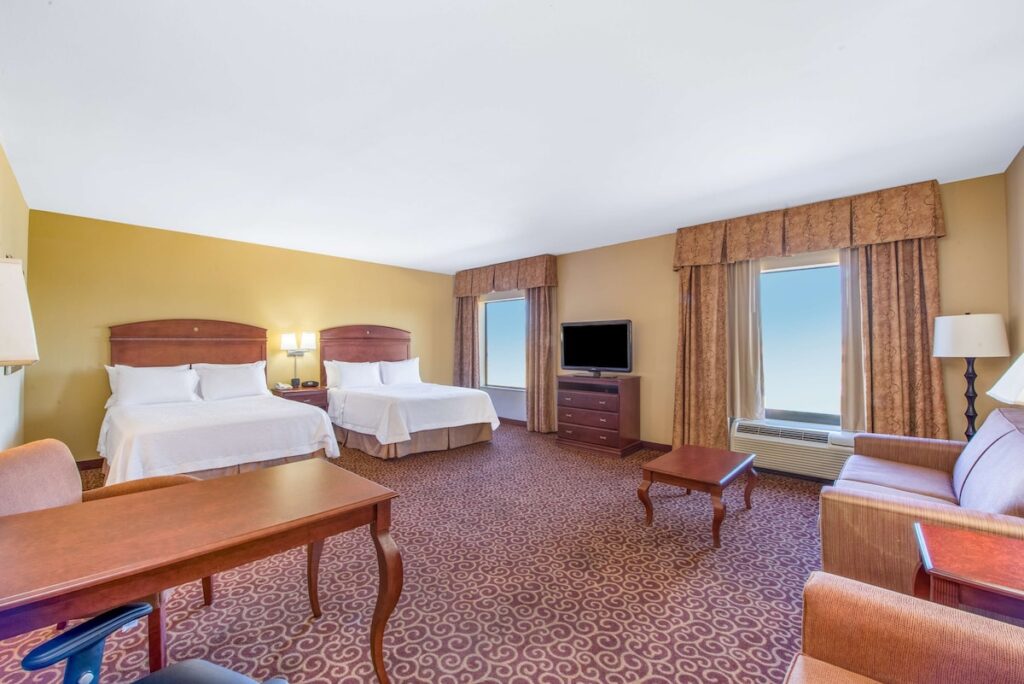 Hampton Inn & Suites Oklahoma City – South - Image 3