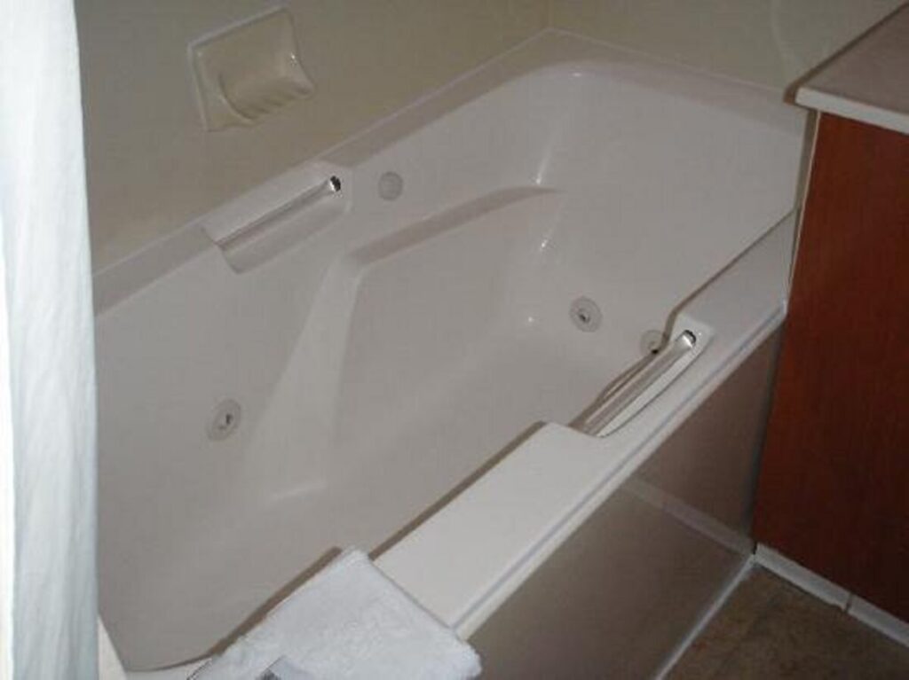 Hampton Inn & Suites Salt Lake City Airport - Image 1