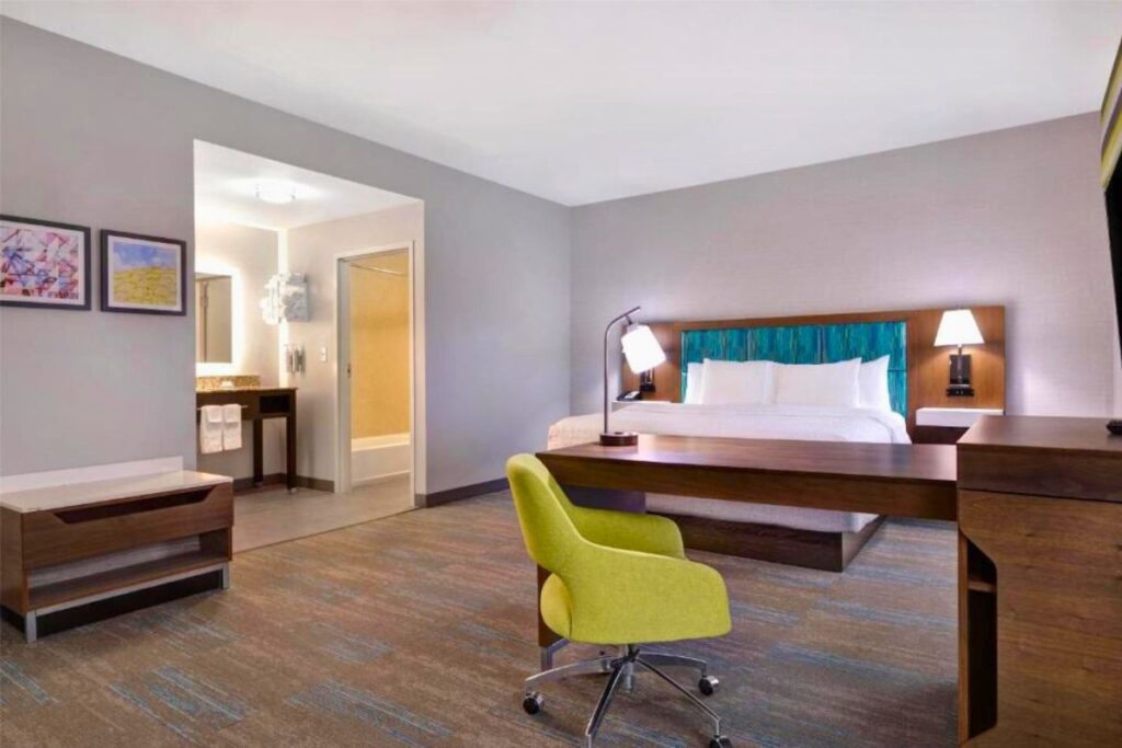 Hampton Inn & Suites Shreveport - Image 2