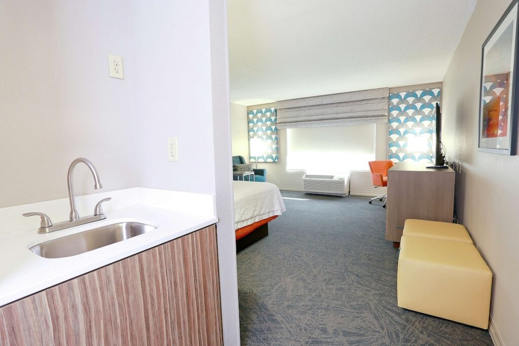 Hampton Inn & Suites Tampa-Wesley Chapel - Image 3