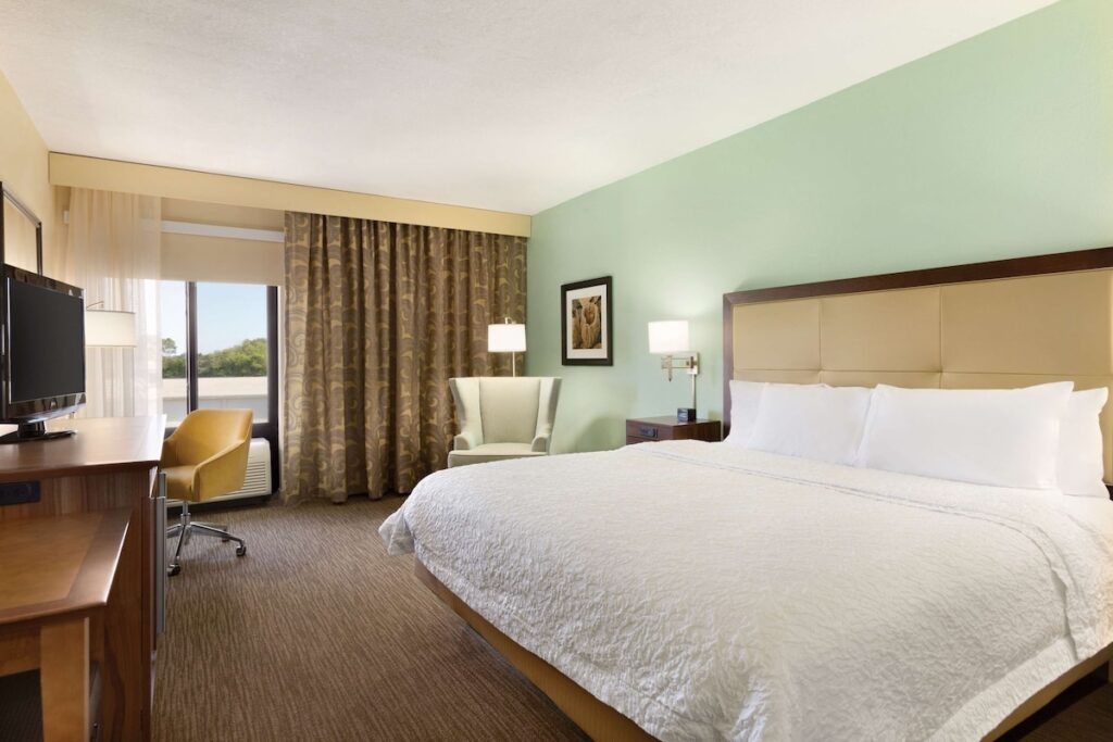 Hampton Inn & Suites Tarpon Springs - Image 3