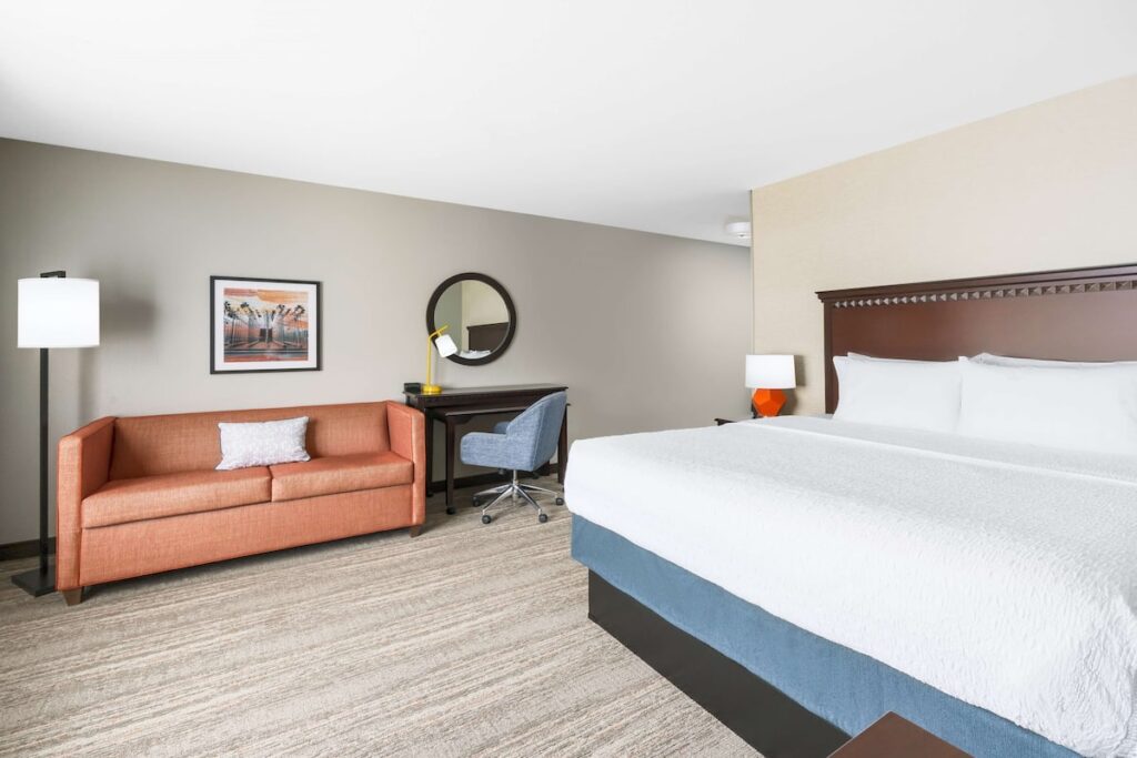 Hampton Inn & Suites Thousand Oaks, CA - Image 3