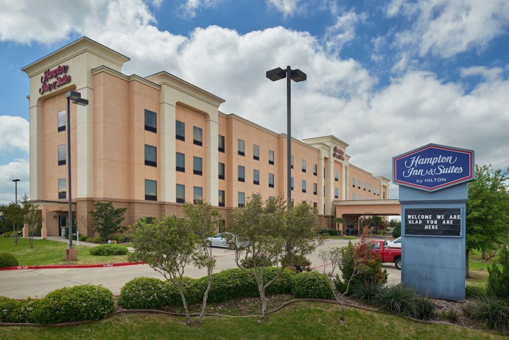Hampton Inn & Suites Waco-South - Image 5