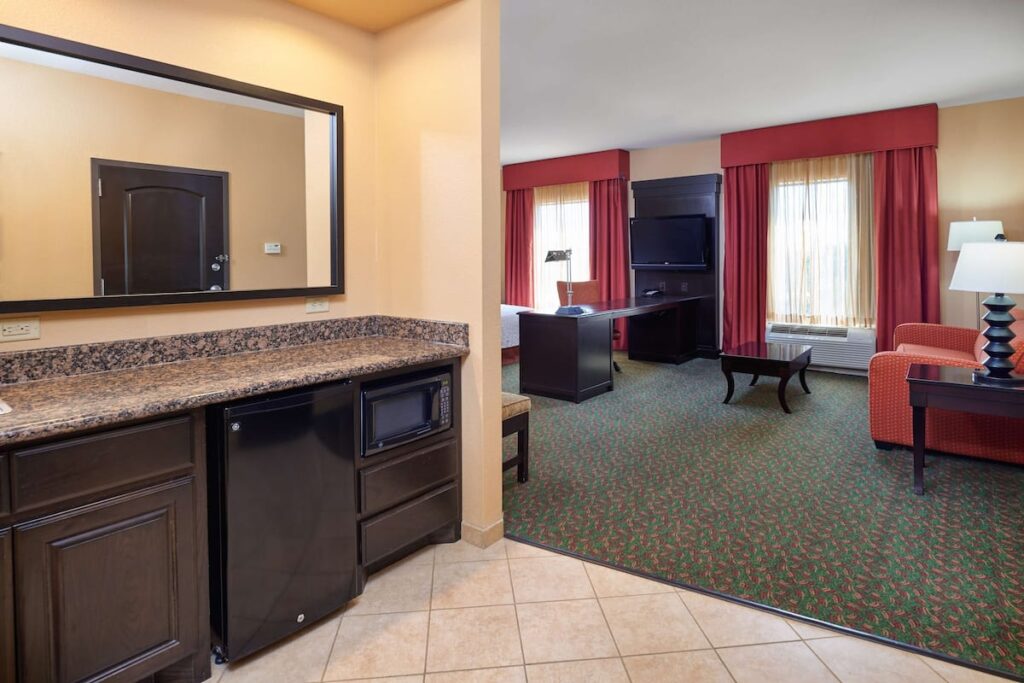 Hampton Inn & Suites Waco-South - Image 3