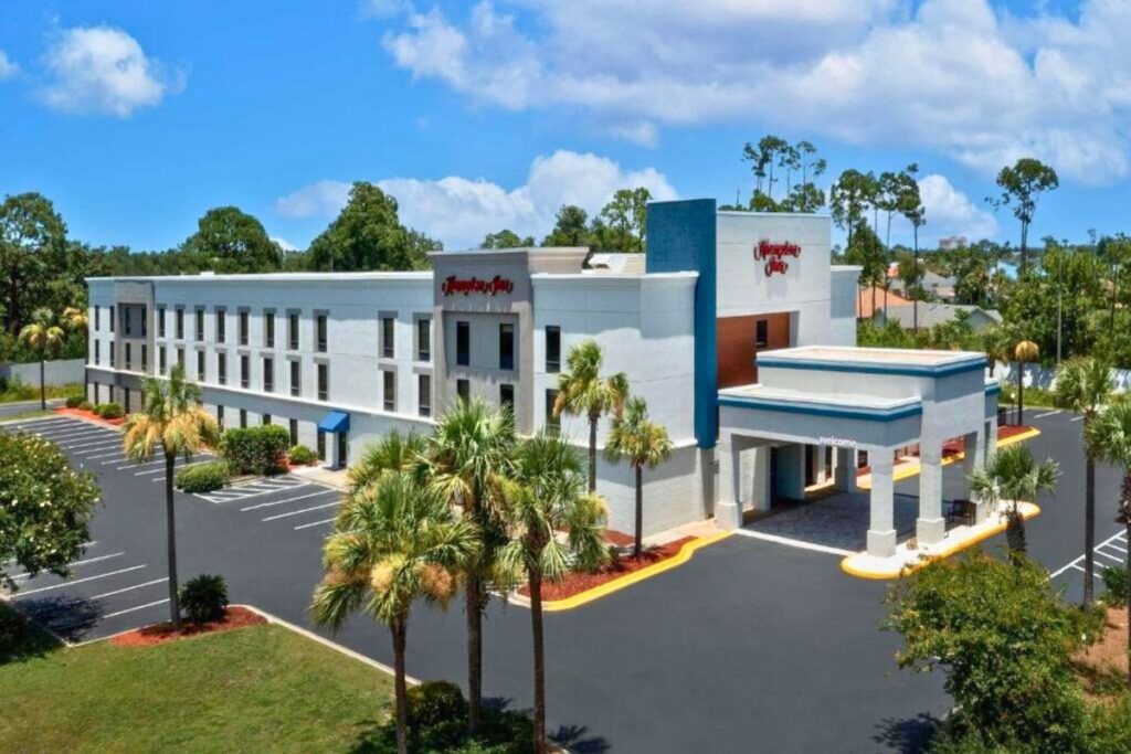 Hampton Inn by Hilton Panama City Beach - Image 4