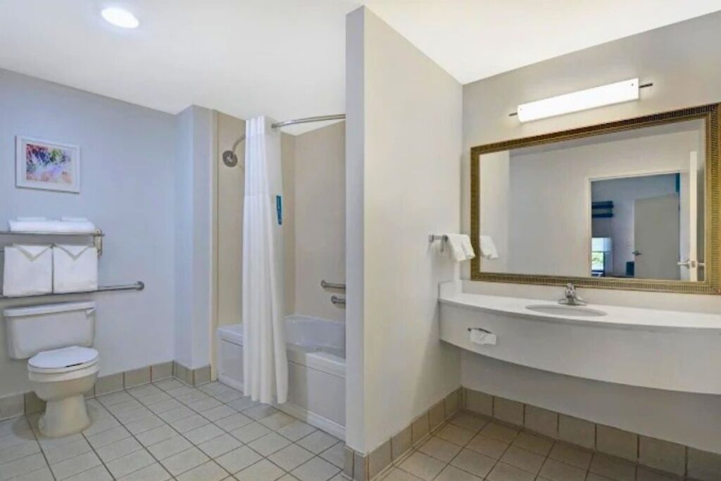 Hampton Inn by Hilton Panama City Beach - Image 2