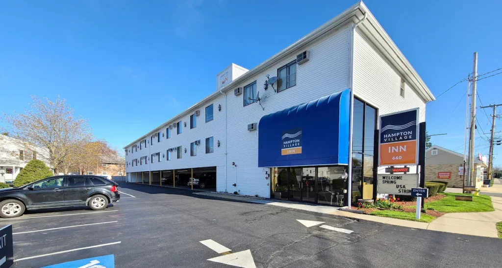 Hampton Village Inn - Image 2