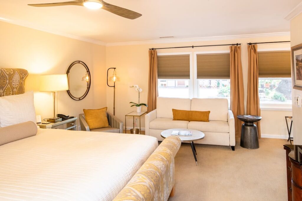 Harbor House Inn - Image 3