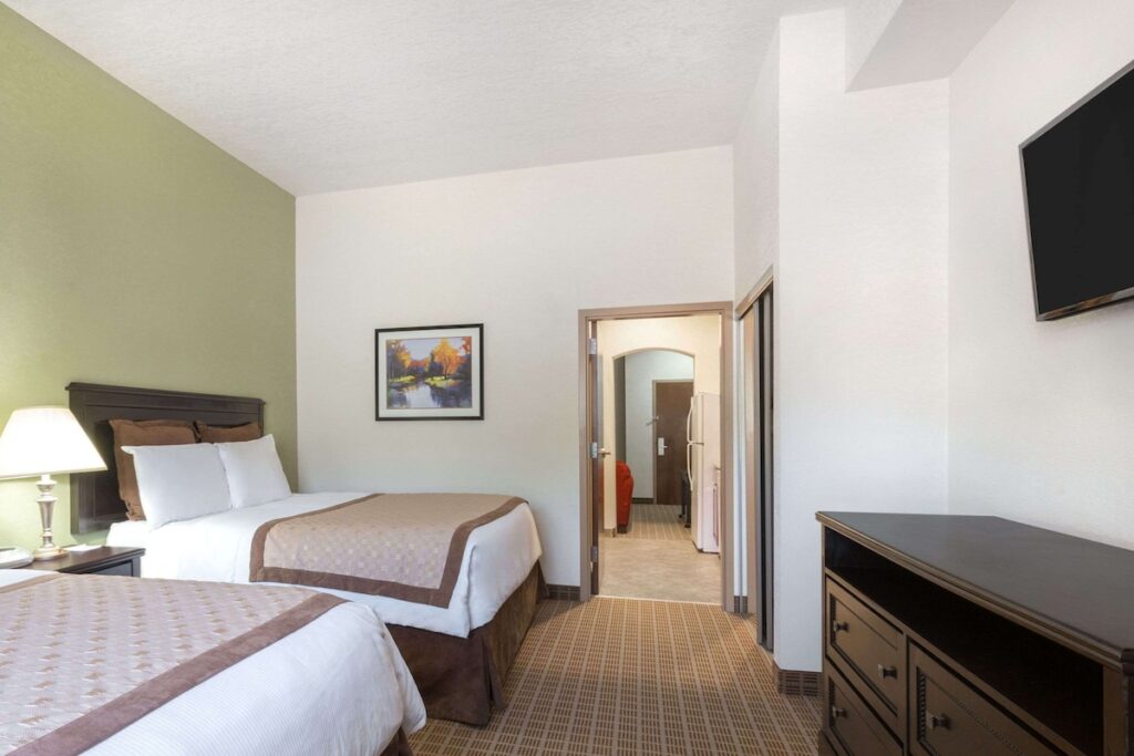 Hawthorn Extended Stay by Wyndham Kingsland - Image 3