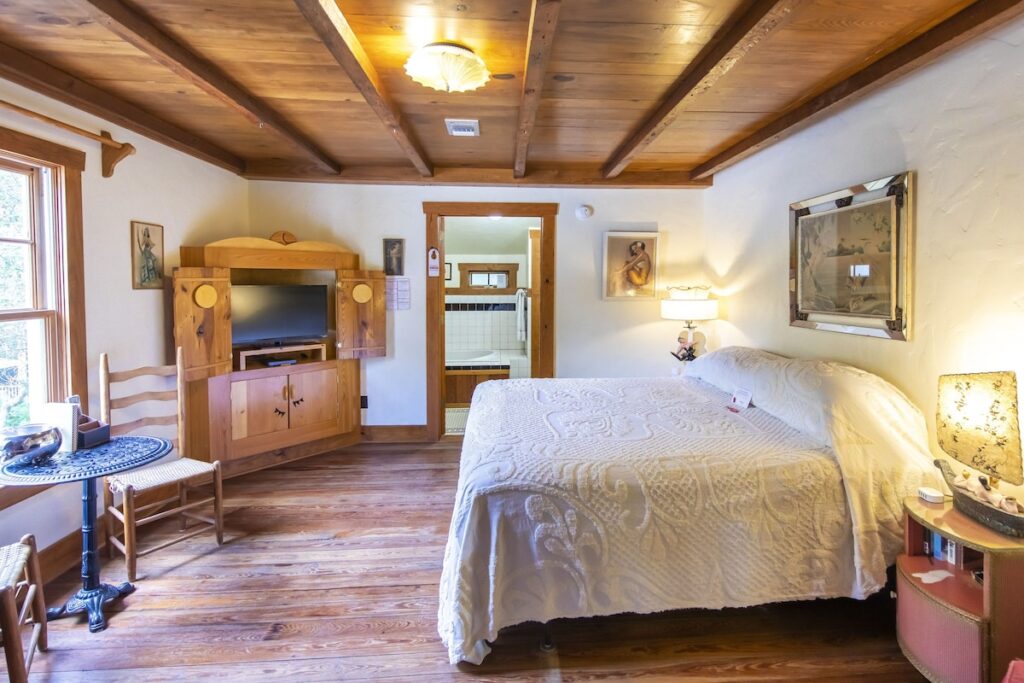 Hibiscus Coffee & Guesthouse - Image 3