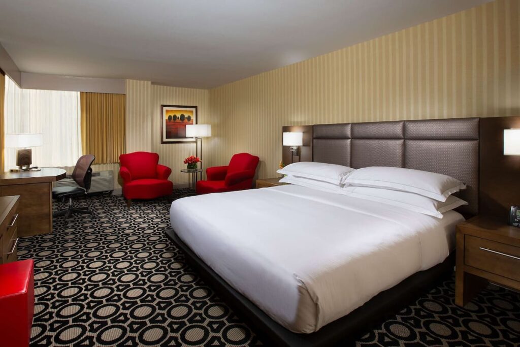 Hilton Chicago/Northbrook - Image 4