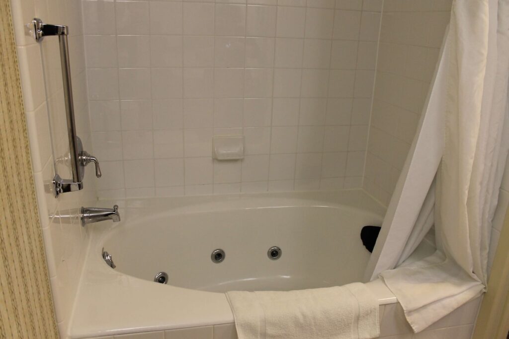 Hilton Garden Inn Addison - Image 1