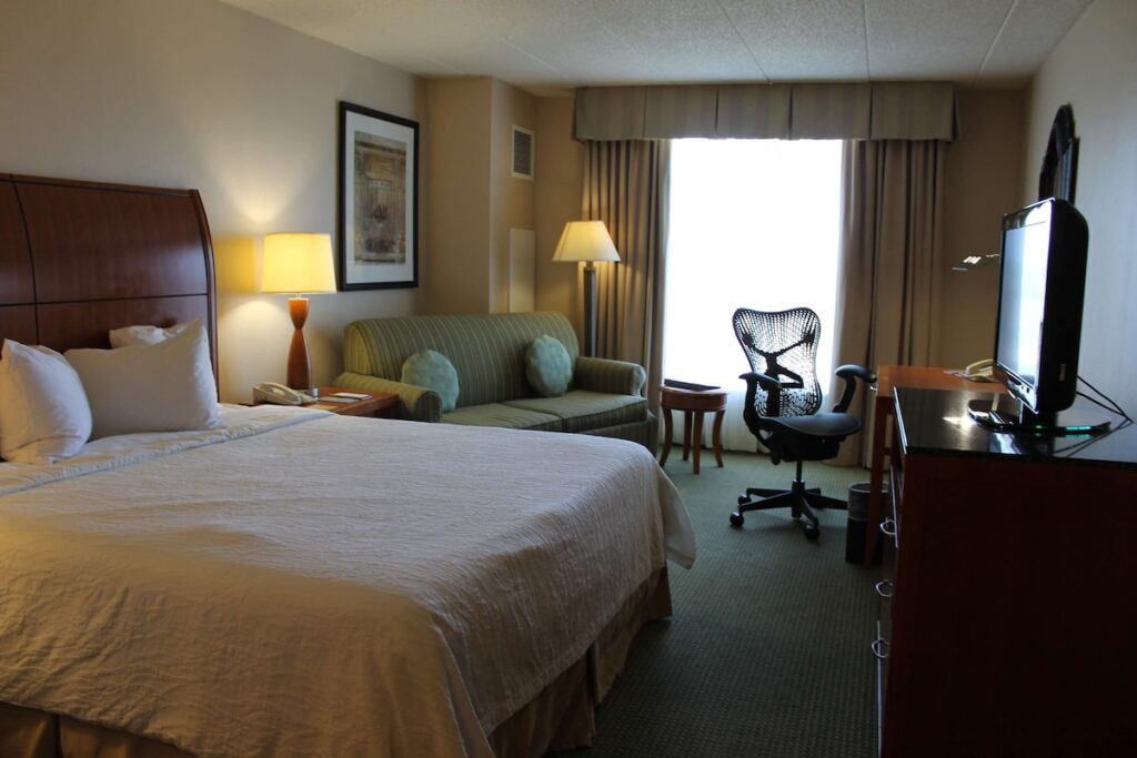 Hilton Garden Inn Addison - Image 3