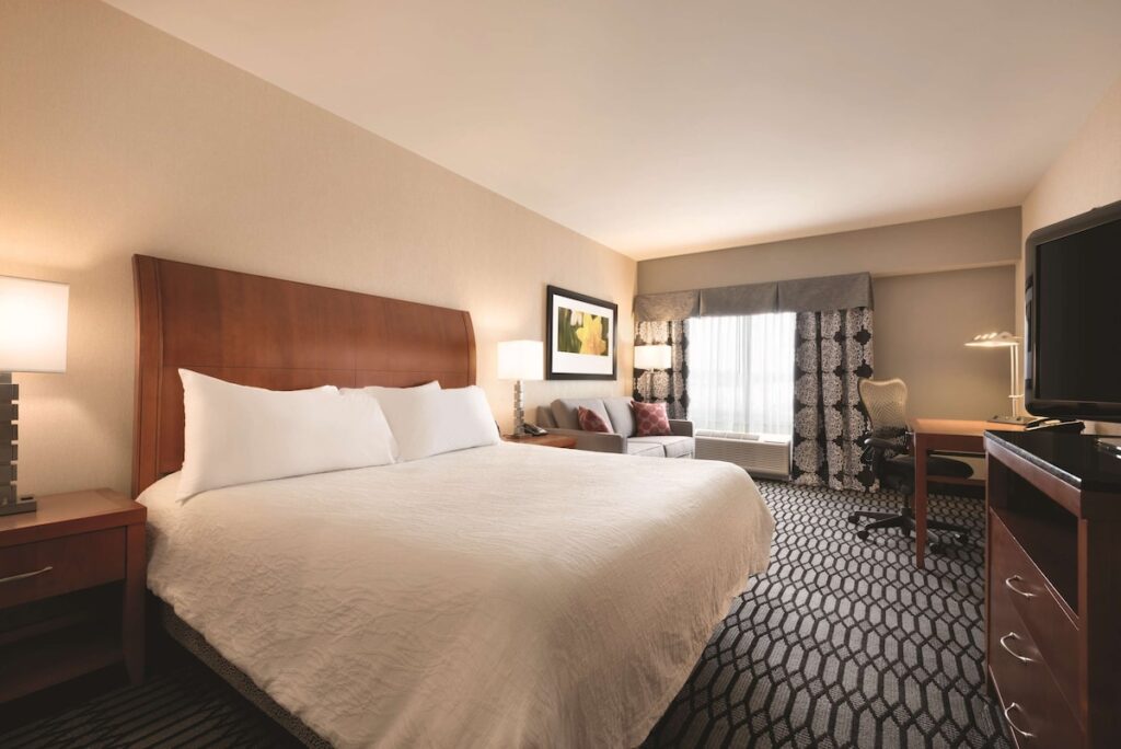 Hilton Garden Inn Akron Canton Airport - Image 4