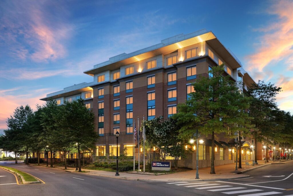 Hilton Garden Inn Arlington-Shirlington - Image 5