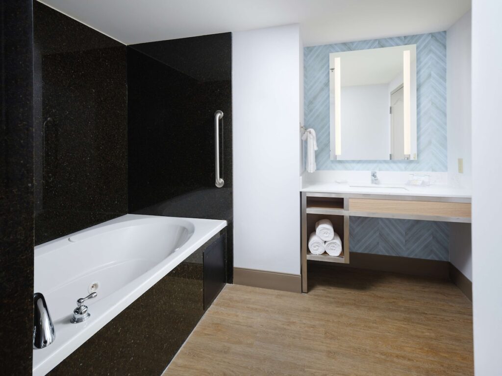 Hilton Garden Inn Atlanta NW/Kennesaw Town Center - Image 1