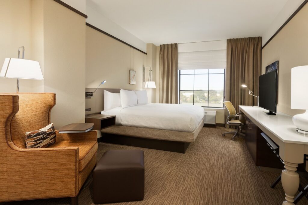 Hilton Garden Inn Charlotte SouthPark - Image 3