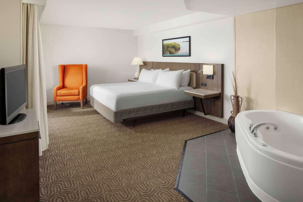 Hilton Garden Inn Kent Island Marina - Image 2