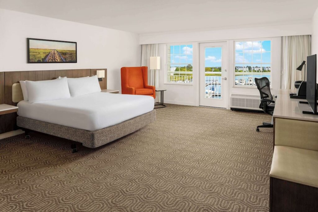 Hilton Garden Inn Kent Island Marina - Image 4