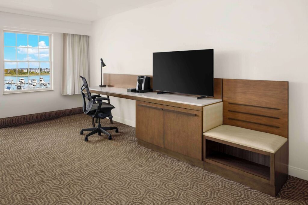 Hilton Garden Inn Kent Island Marina - Image 3