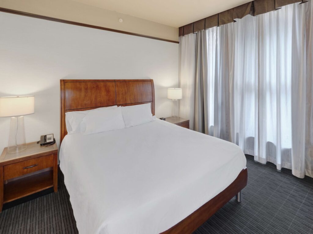 Hilton Garden Inn Milwaukee Downtown - Image 3