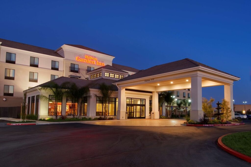 Hilton Garden Inn Sacramento Elk Grove - Image 2