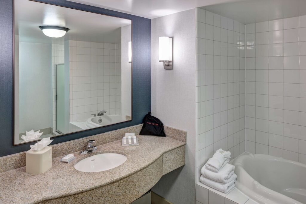 Hilton Garden Inn Savannah Airport - Image 1