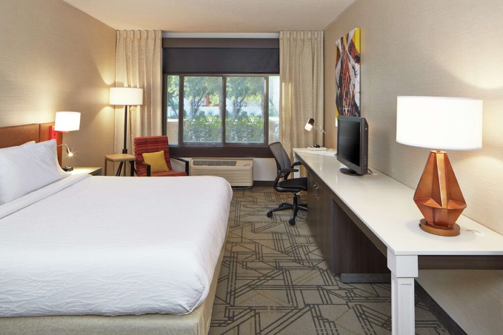 Hilton Garden Inn Scottsdale Old Town - Image 4