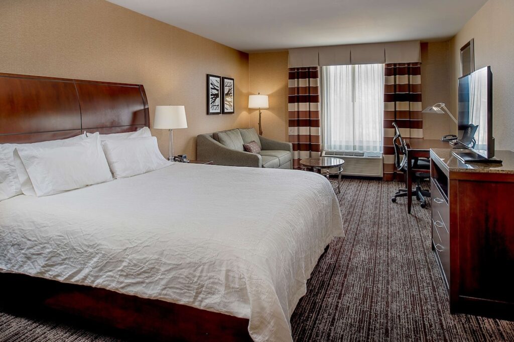 Hilton Garden Inn St. Louis Airport - Image 4