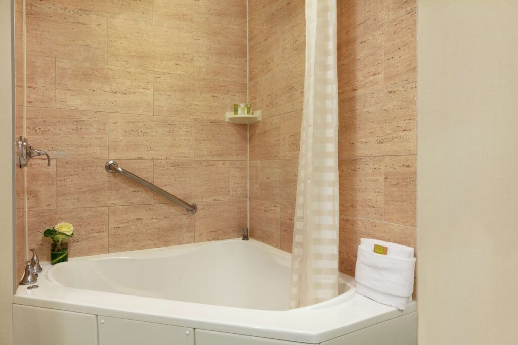 Hilton Ocean City Oceanfront Suites - Image 1