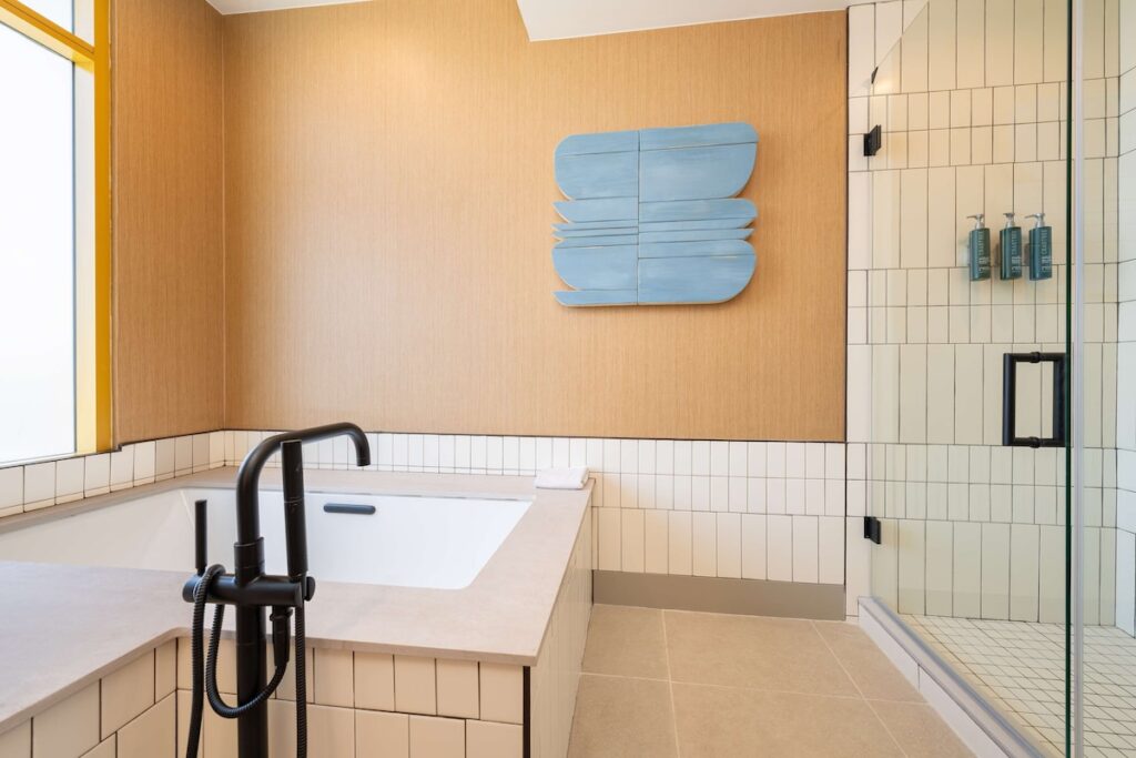 Hilton San Diego Gaslamp Quarter - Image 2