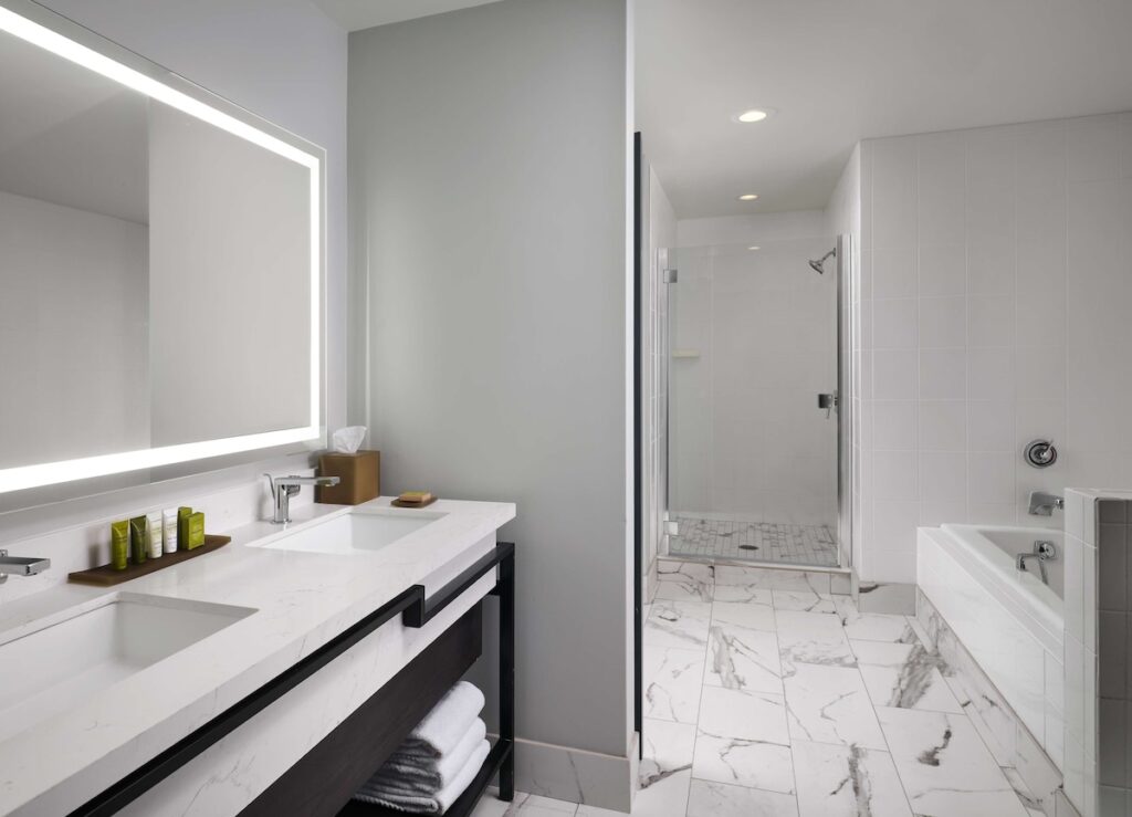 Hilton San Jose - Image 2