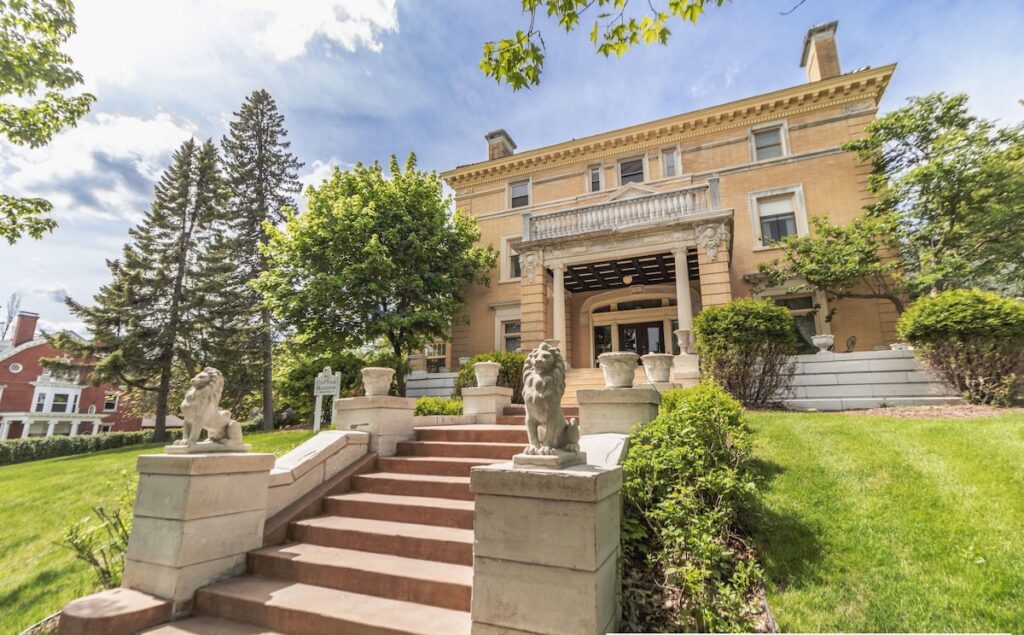 Historic Cotton Mansion Duluth Boutique Hotel - Image 4