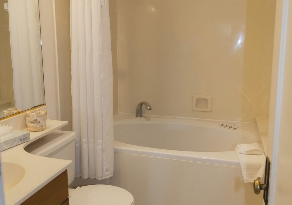 Historic Santa Maria Inn - Image 3