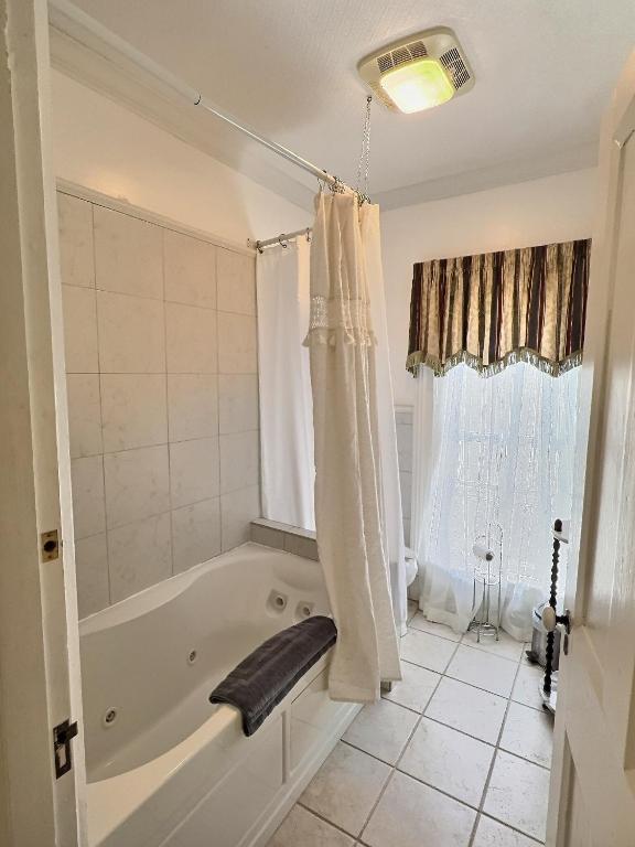 Historic Sion Bass Guest House - Image 1